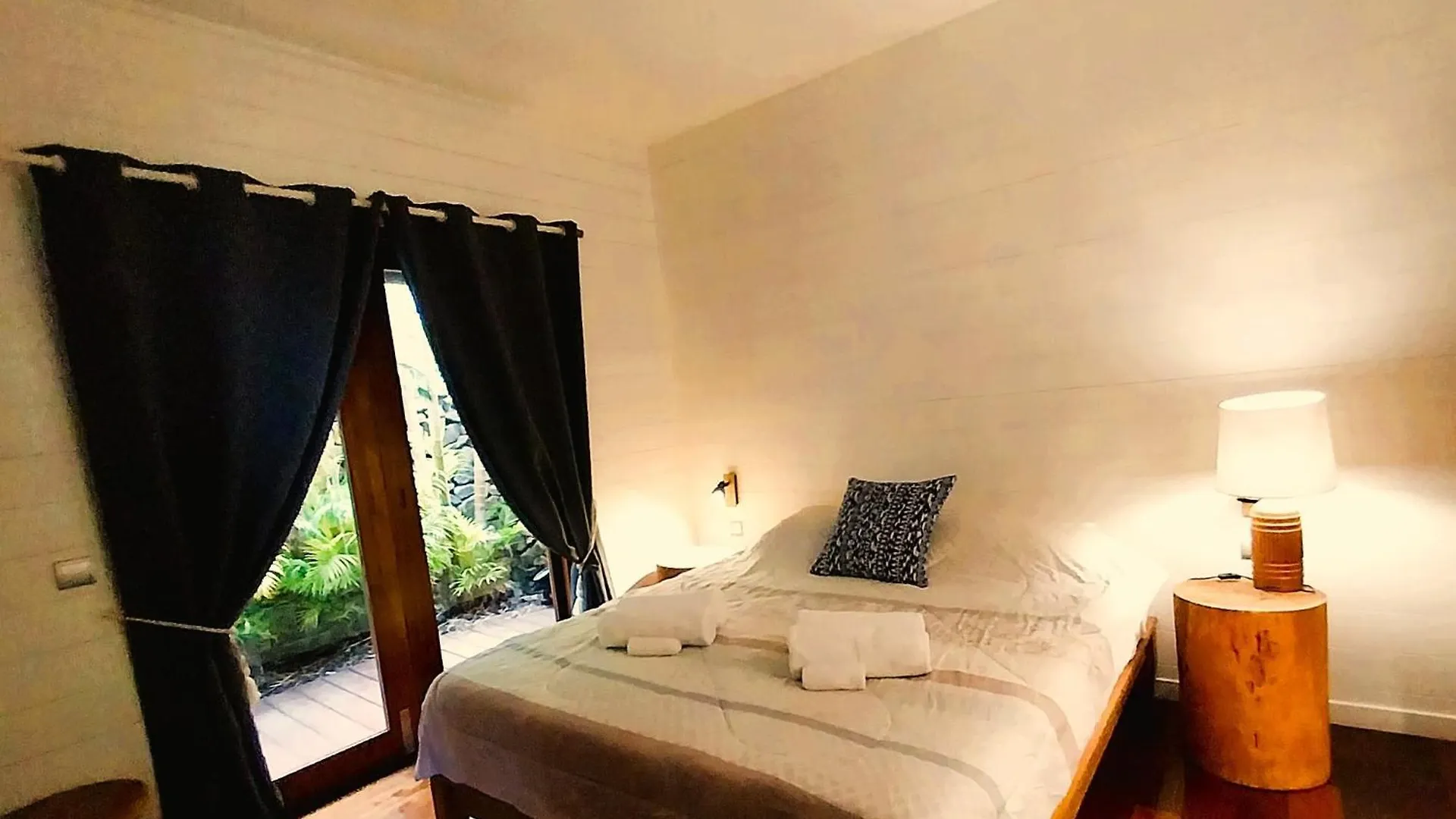 Moorea - Villa Ana Mua Папетойя